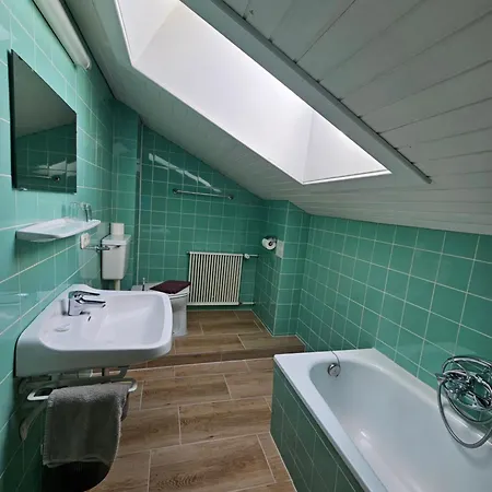 Monuth バート・ホーフガシュタイン