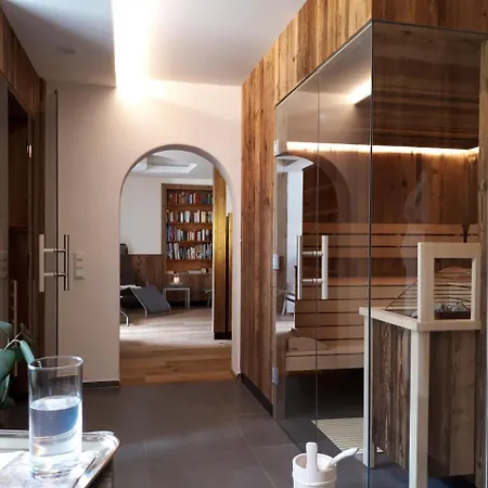 Monuth Apartment *